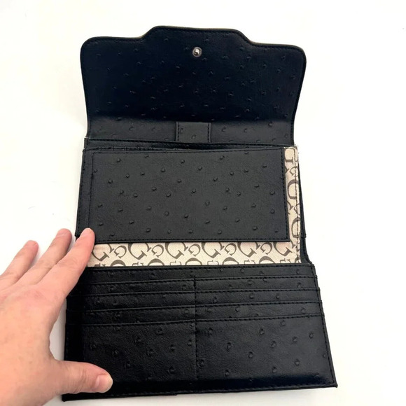 Guess wallet barely used - Picture 3 of 4